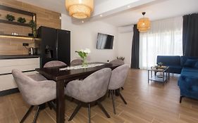 Angolo Apartments